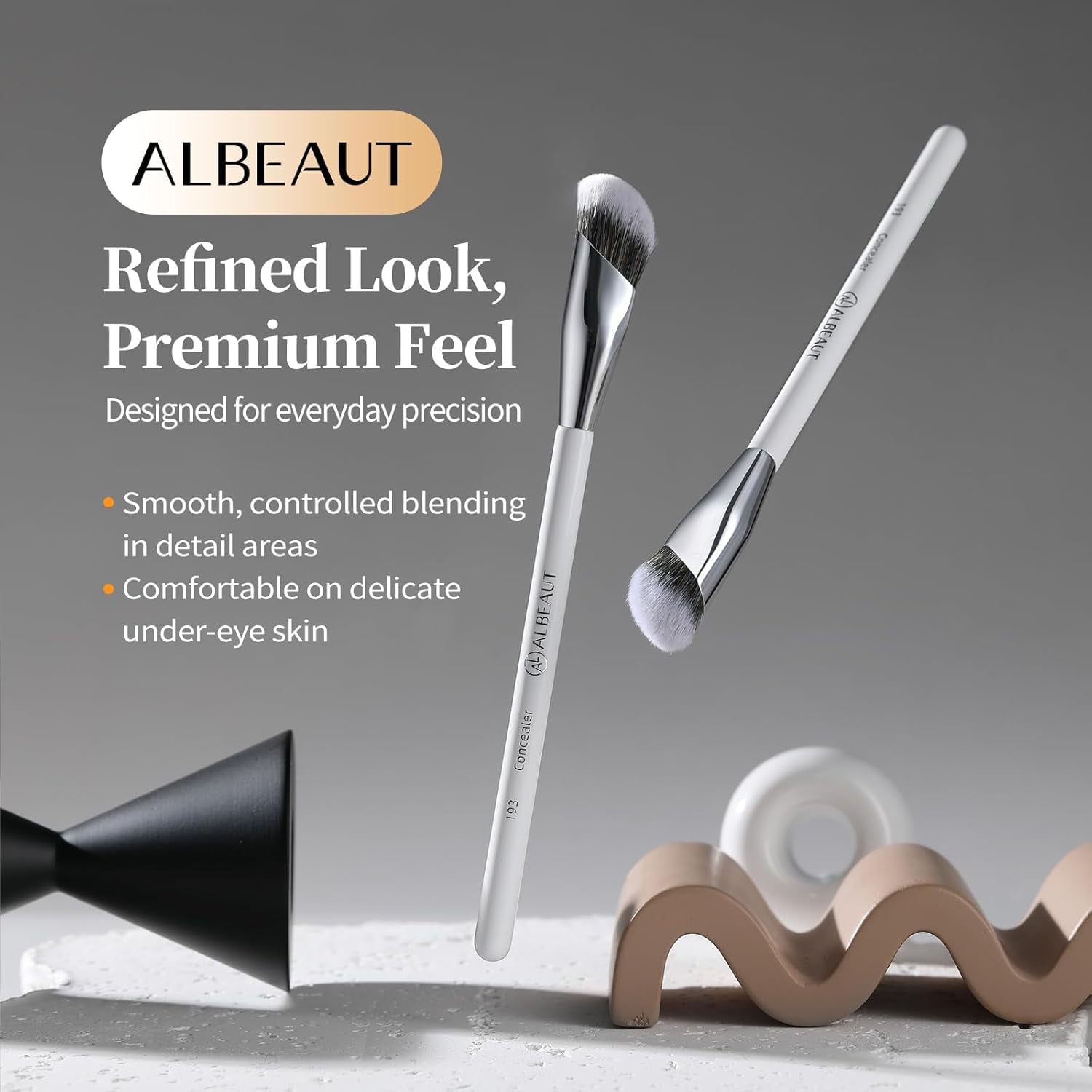 Concealer Brush, Angled under Eye Makeup Small Foundation Precision Face Blending Brush (193 Concealer Brush)